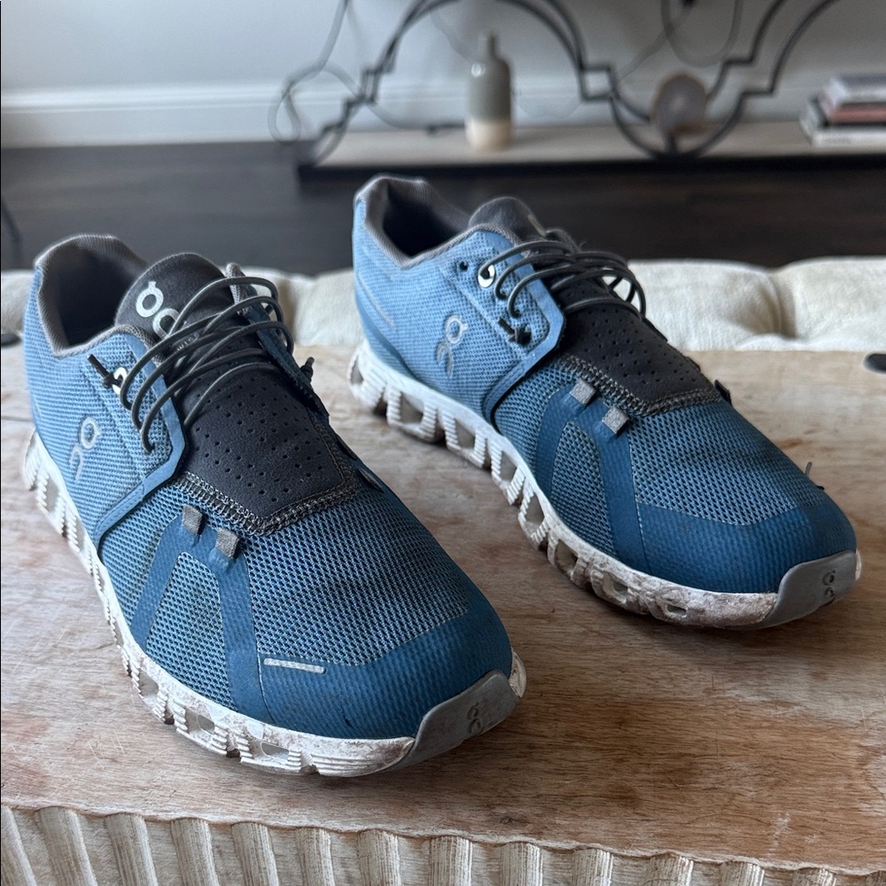 On Running Running Men's 9.5 Cloud Sneakers in Blue and‎ Black